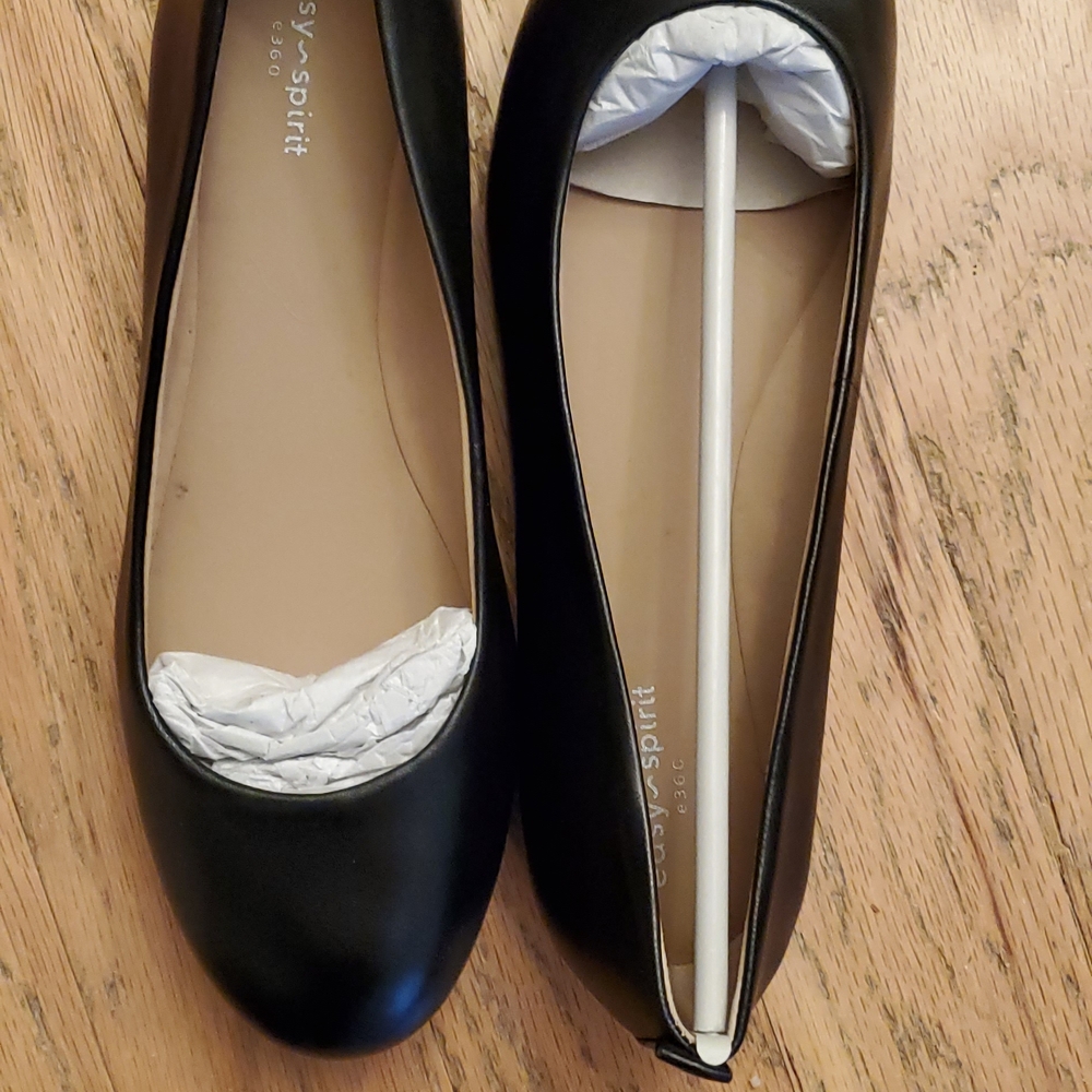 Easy Spirit Women's Classic Black Ballet Flats